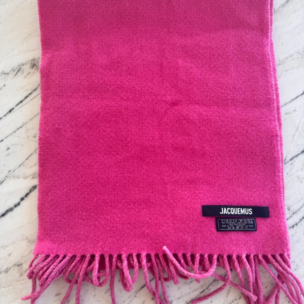 The Jacquemus scarf - Picture 4 of 6